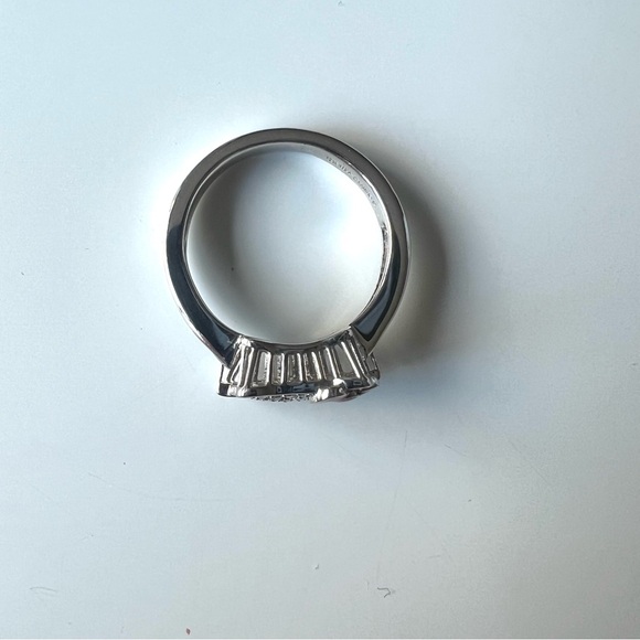 New) Hello Kitty Diamond Ring - Picture 4 of 6